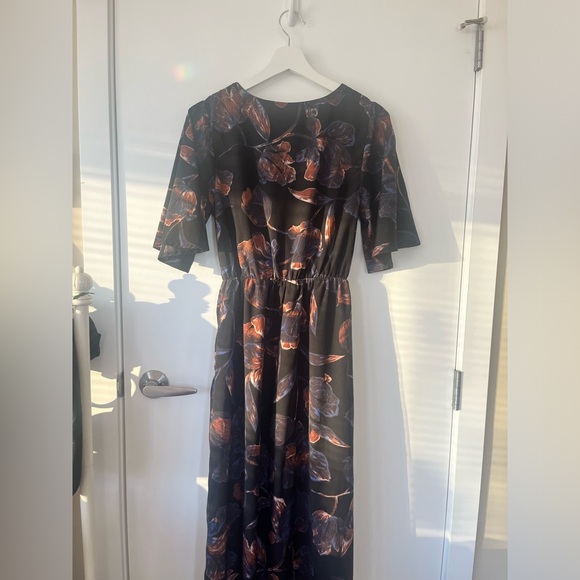 Long Black Floral Dress 💐 - Picture 3 of 3